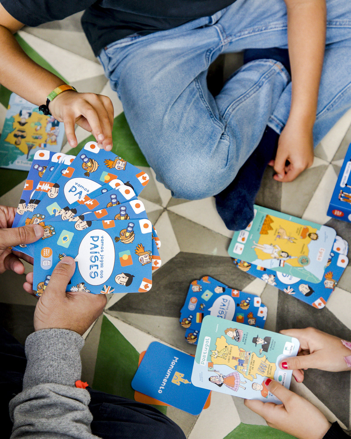 Vamos Jogar aos Países! - Jogos de Cartas - The Happy Gang